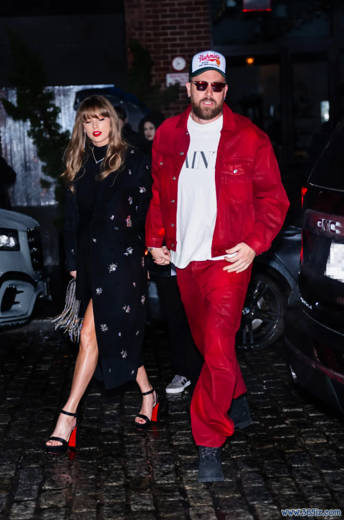 Taylor Swift và Travis Kelce hiện là một trong những cặp sao nổi tiếng nhất Hollywood. Ảnh: Page Six