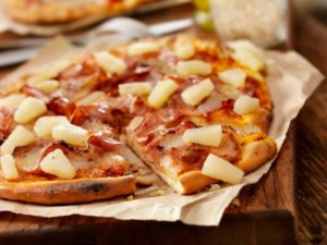 Pizza dứa - món ăn khiến thế giới chia làm hai phe